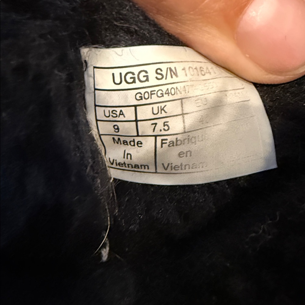 Ugg Black Shearling Boots size 9 - Picture 5 of 5